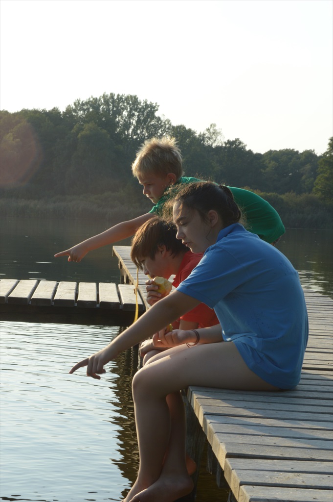 Fish spotting at the Dambecker See Germany For Kids Schloss Leizen